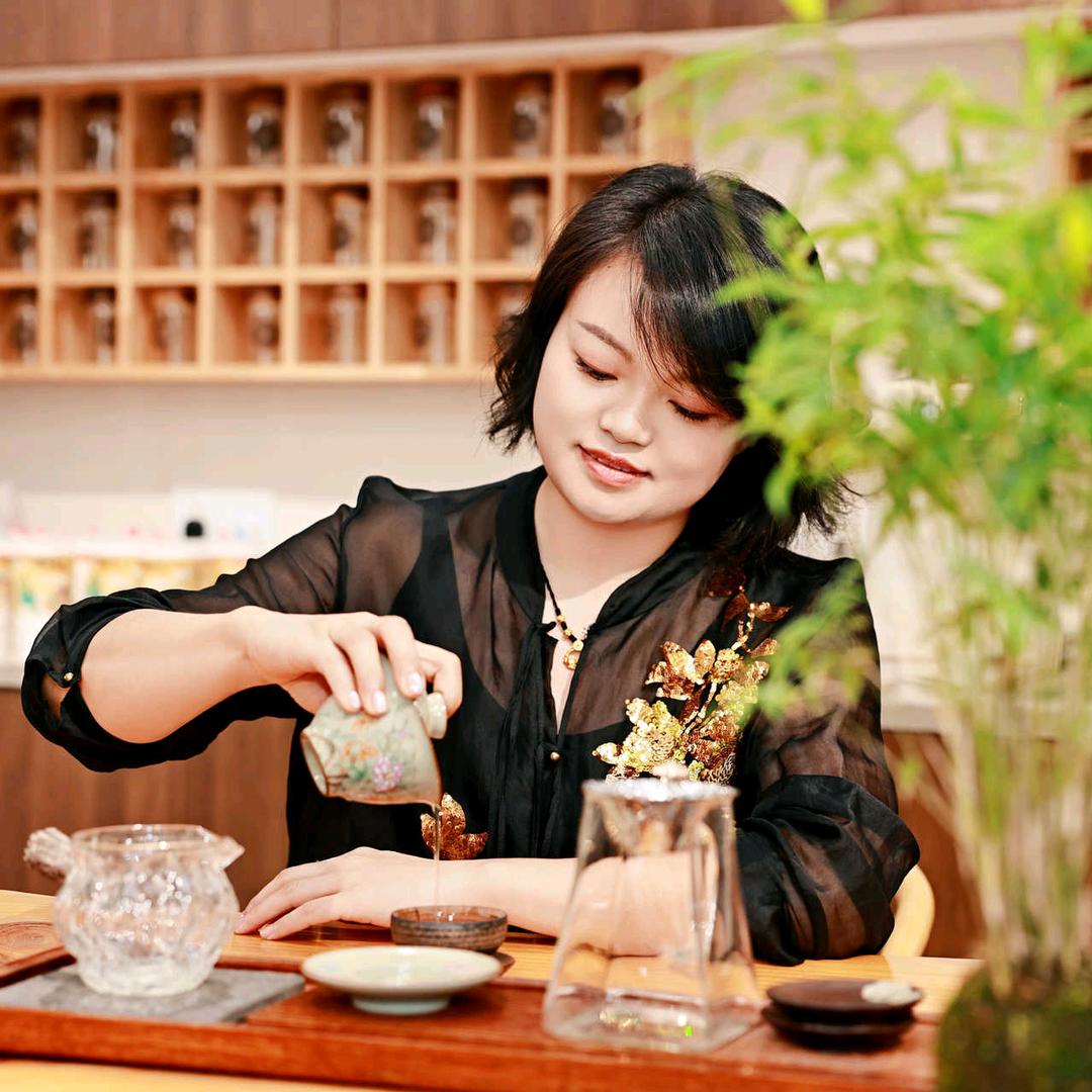 千姿曼羊绒雷安玲