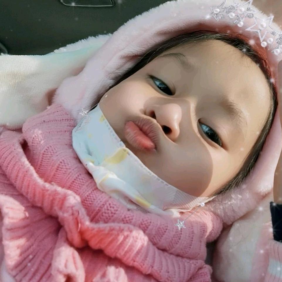 玥玥小可爱吖゜