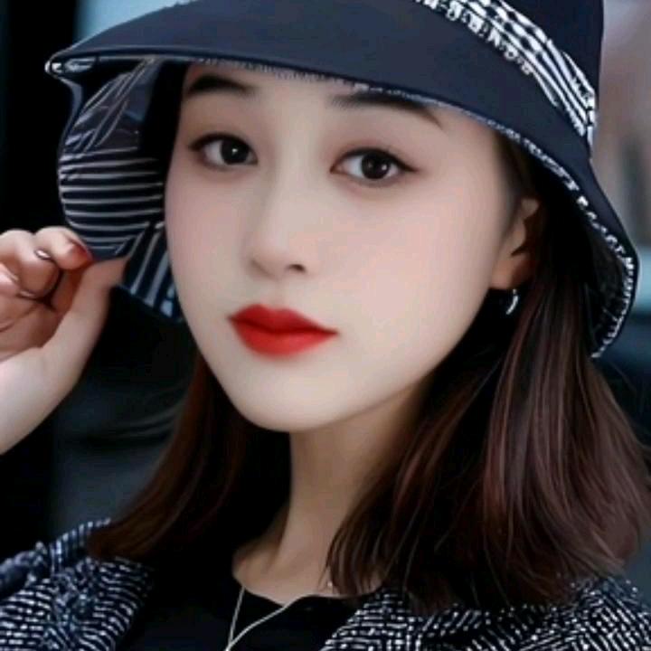 华