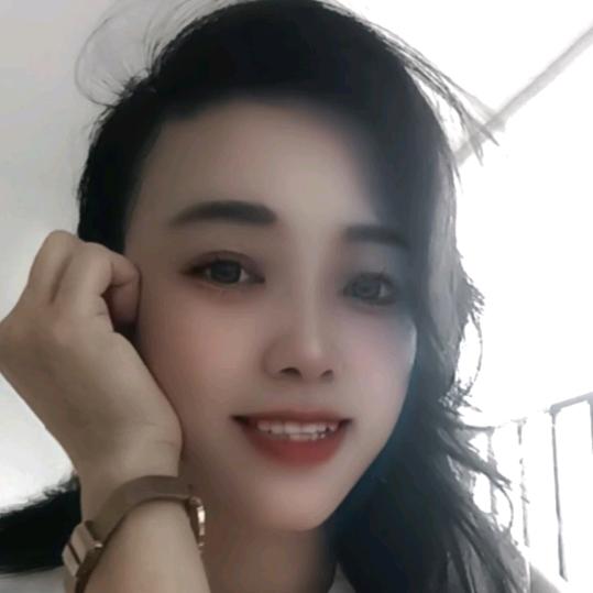 飞儿🍼开心果