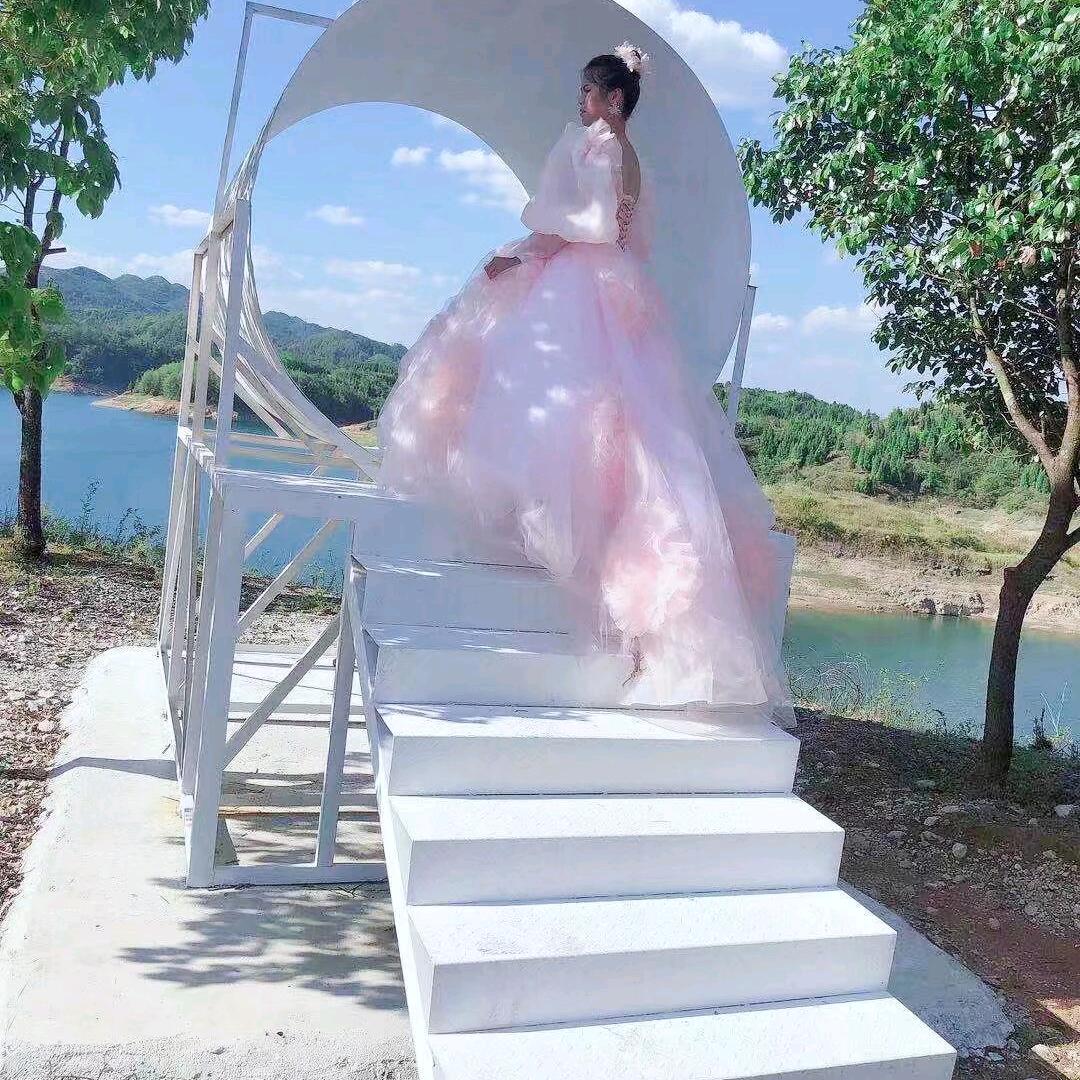 繁花殆尽丶落下一地悲伤