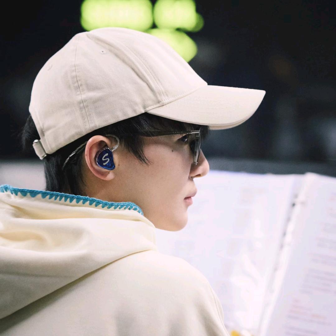 捡走了名为苍狗的猫^_🍋