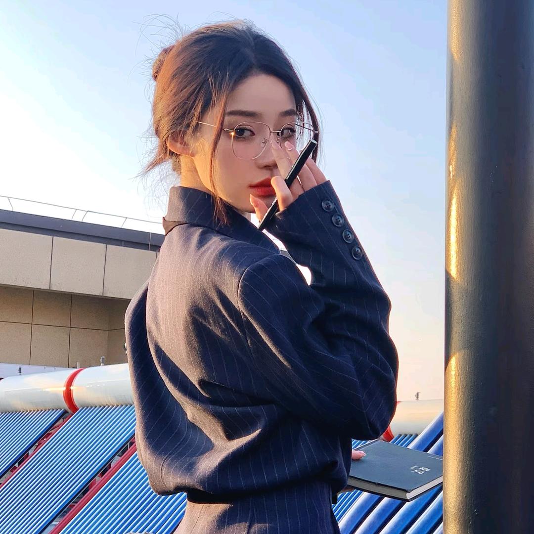 小鸢吖