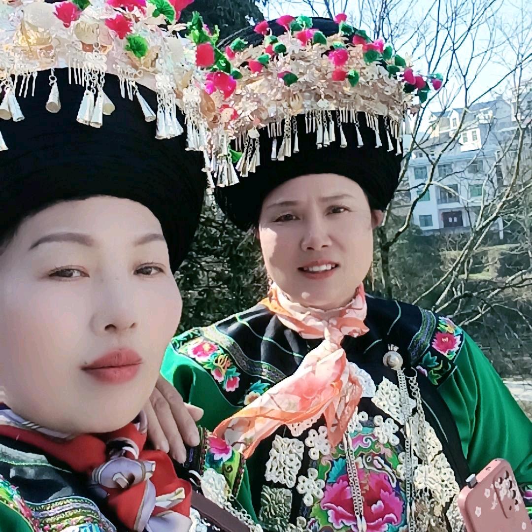 龙英