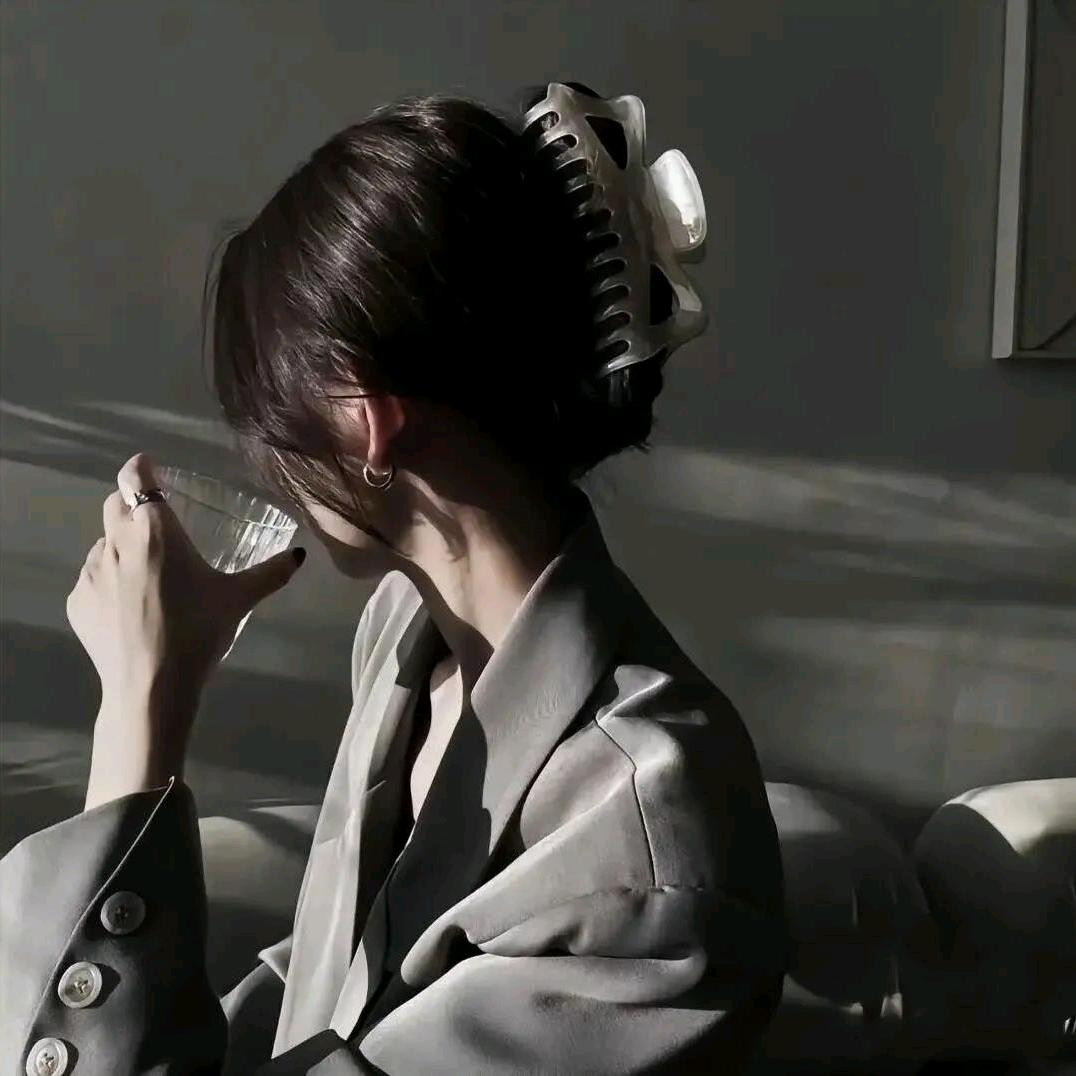 迟来的深情比草贱