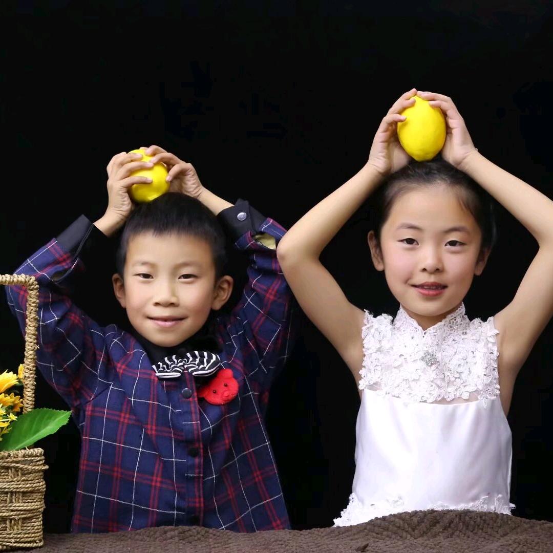 龙凤胎宝贝，晨晨！凤凤