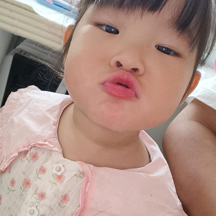 小糖果ξ( ✿＞◡❛)  努力涨粉中