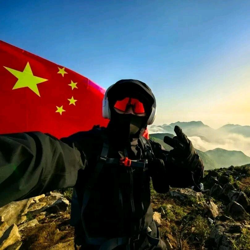 版纳新青年