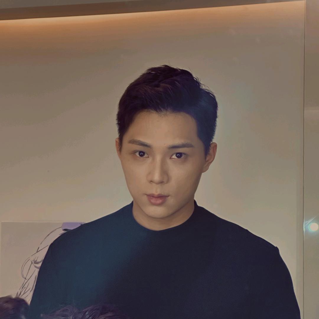 星面孔-最懂Y美的肌肉男