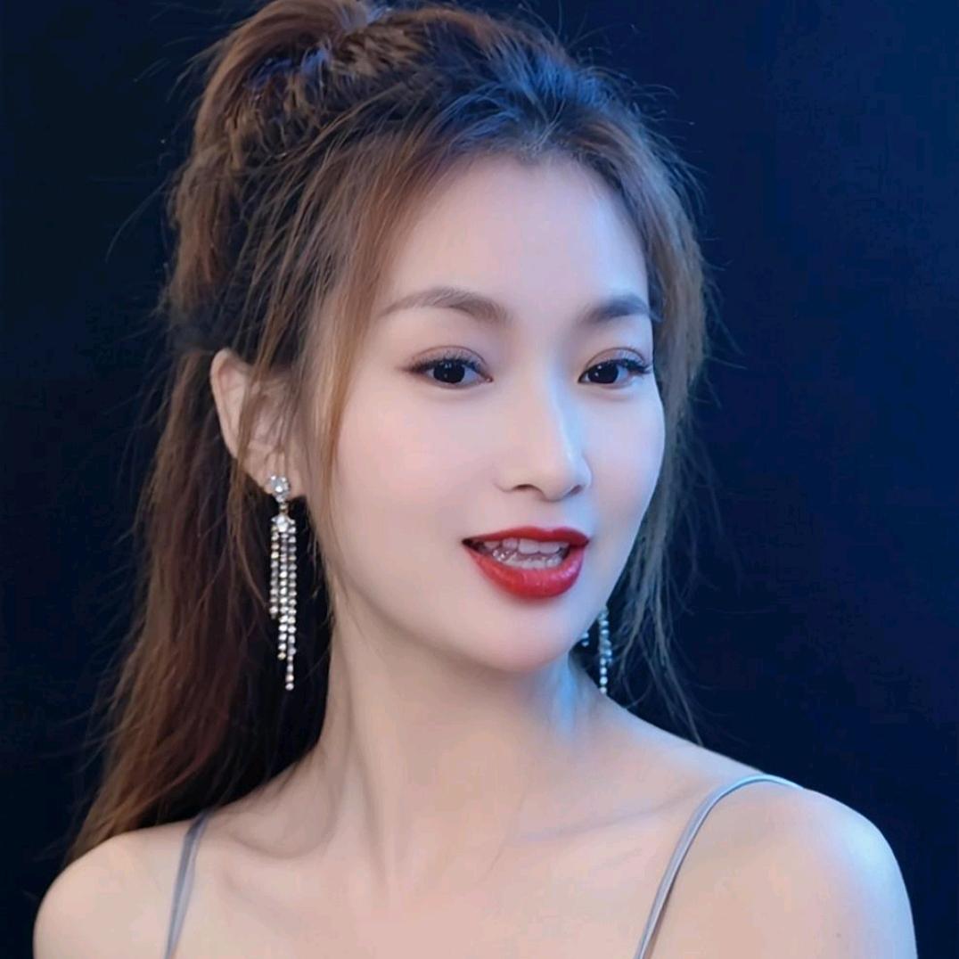 张燕子美发