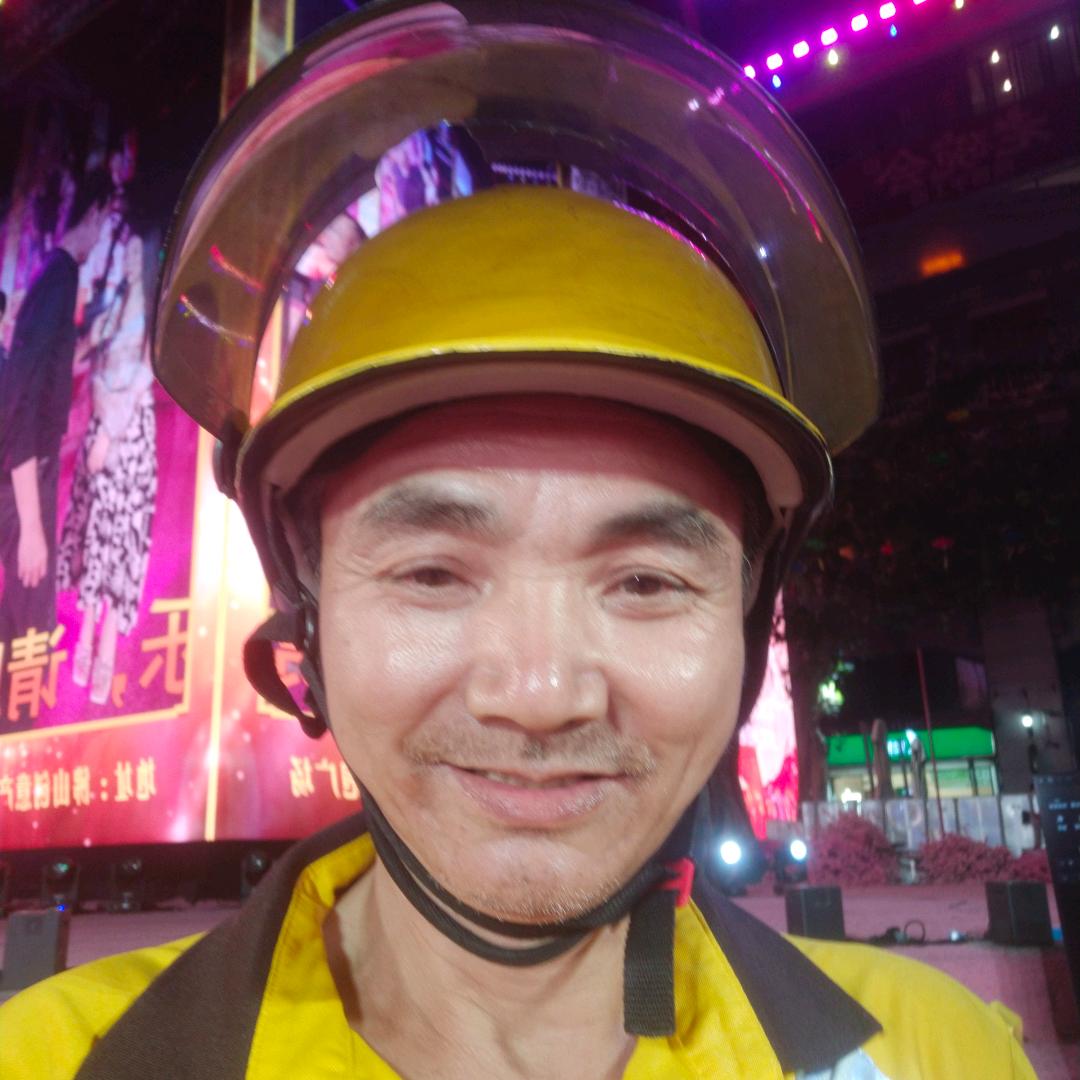 喜欢刷抖音的外卖哥