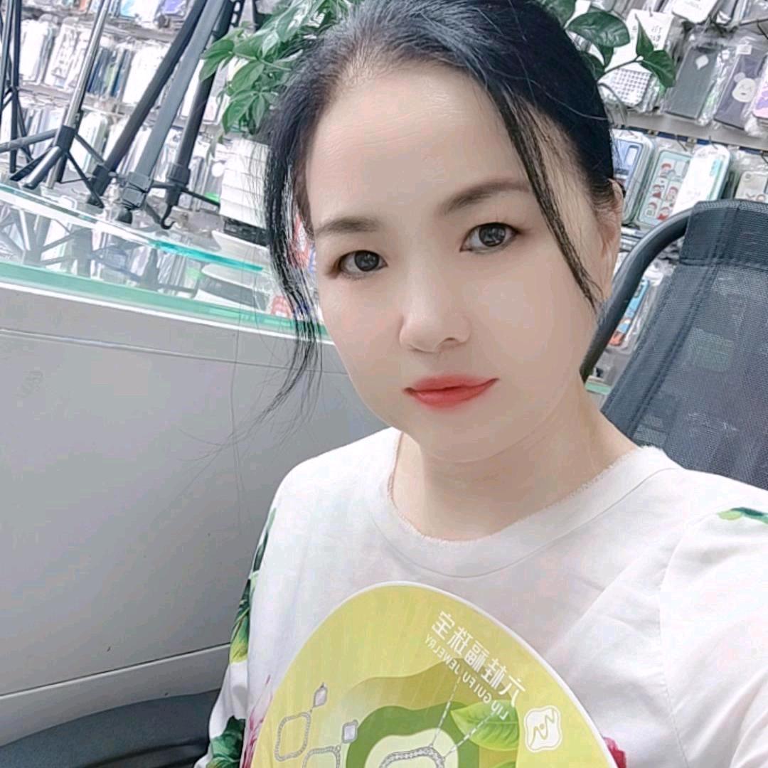 越越（开播号在简介每天晚上9点20分）