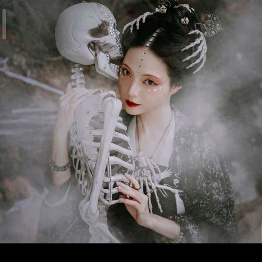 ༺坐在坟头☞调戏鬼👻༻