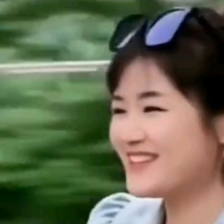 鱼在水中游