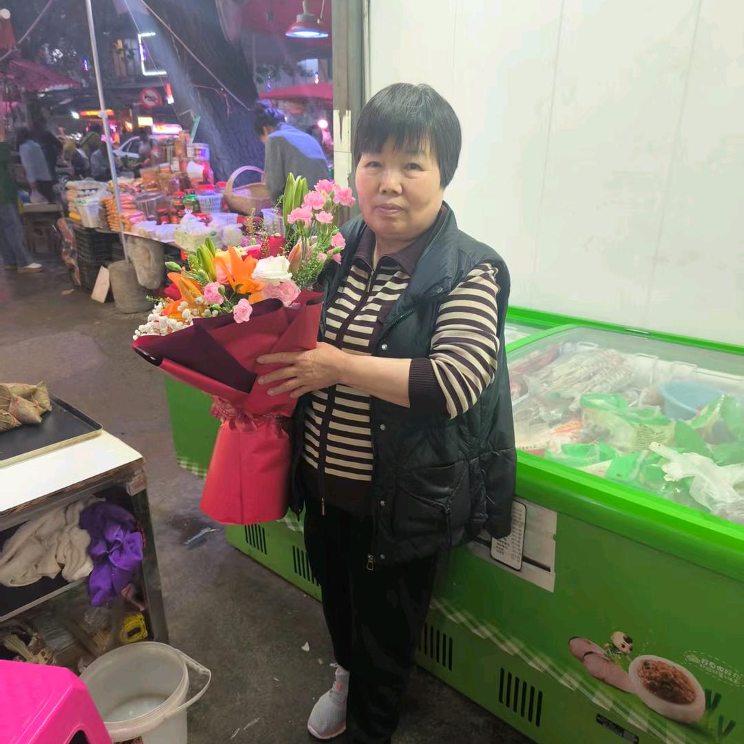 周枝芳阿姨