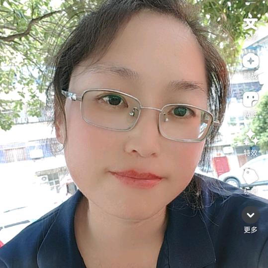 宽带流量手机何春梅