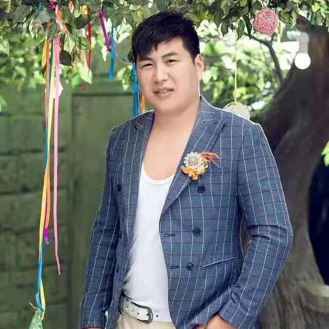 Naked丶一闫九鼎