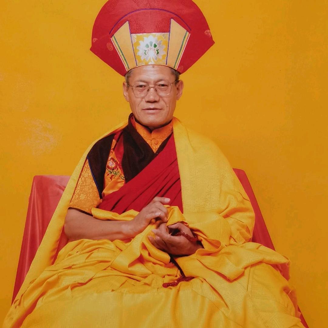 尊重别人。快乐自己