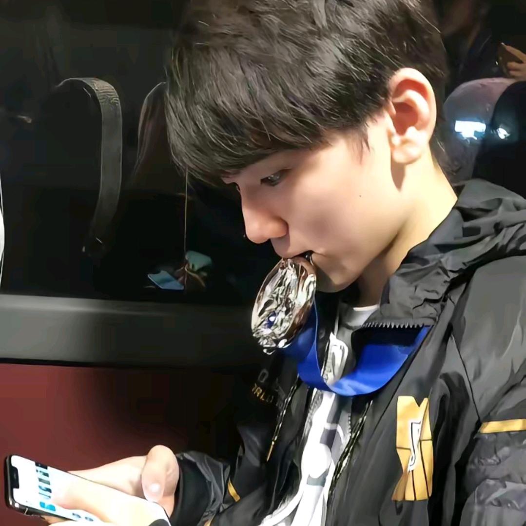 Nie佳玮.