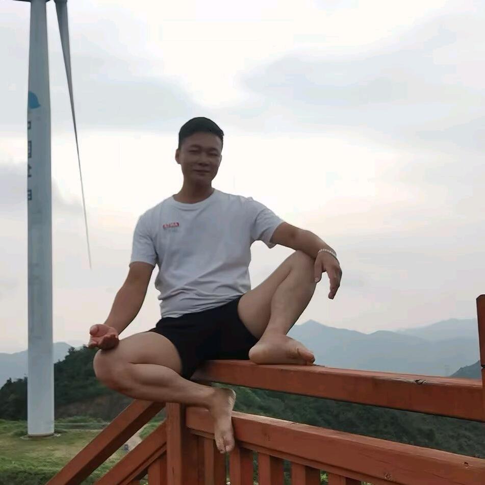 海尖上的男人