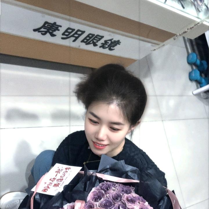 何官.康明眼镜