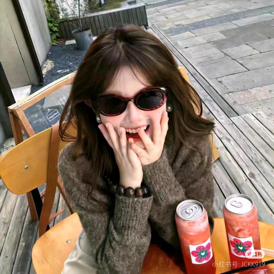 会跳高的女运动鞋