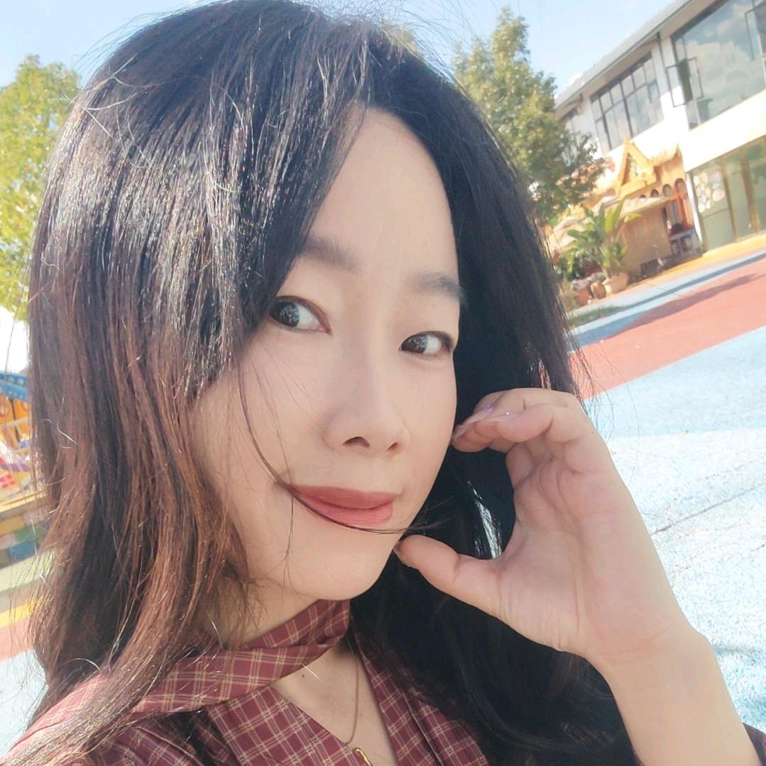 Ms  Y （教英语的杨老师）