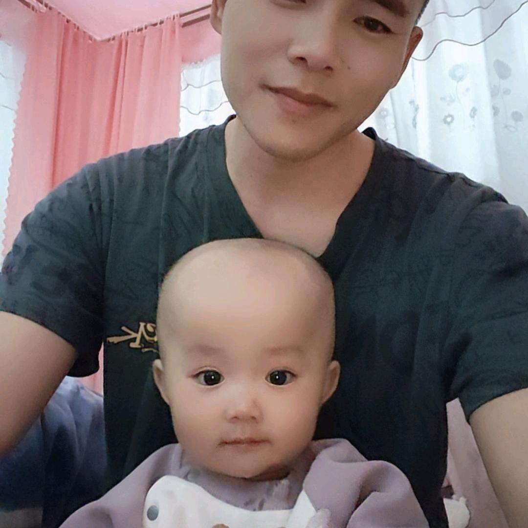 爸爸与潼潼小郡主