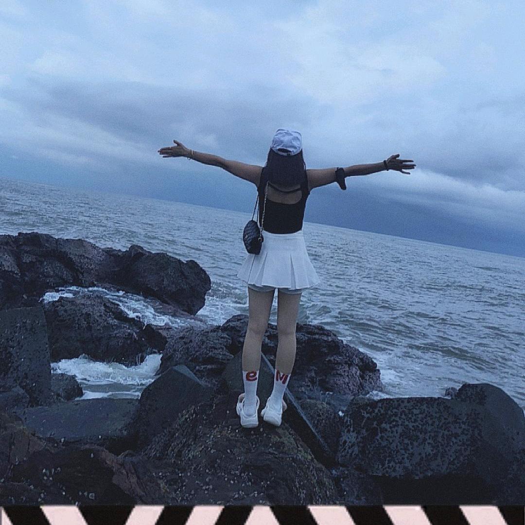 “只饮烈酒.不谈过往”