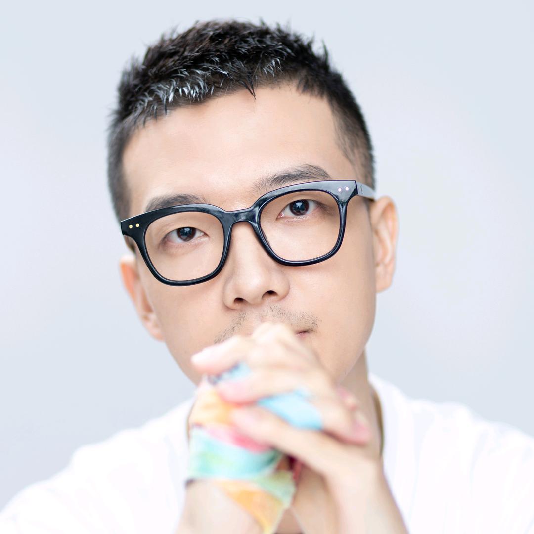 刘一男（精简护肤boy）