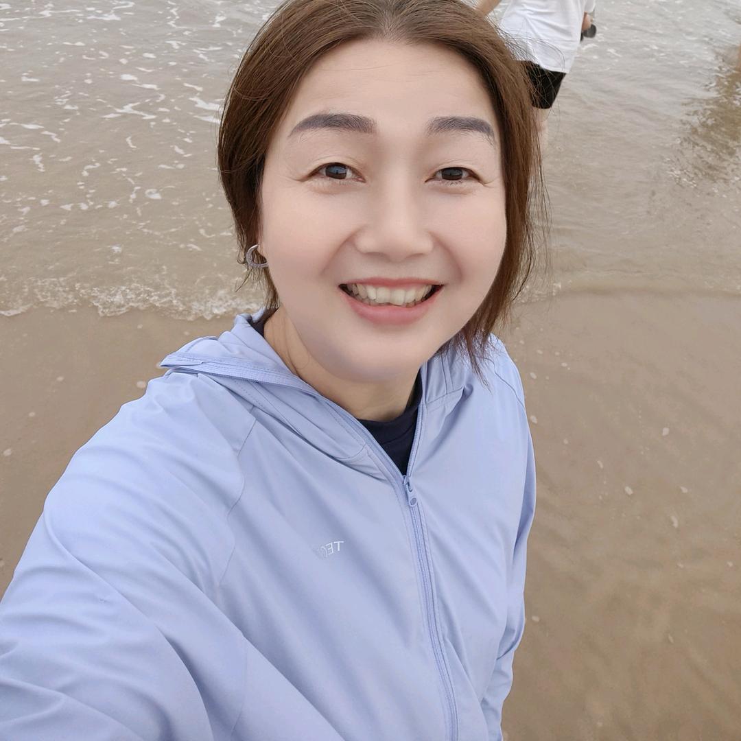 曹妮