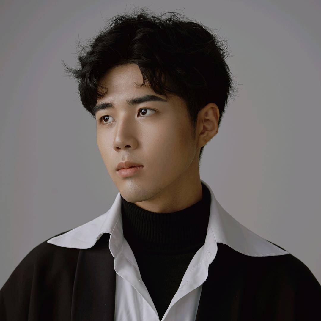 服表艺考彭老师