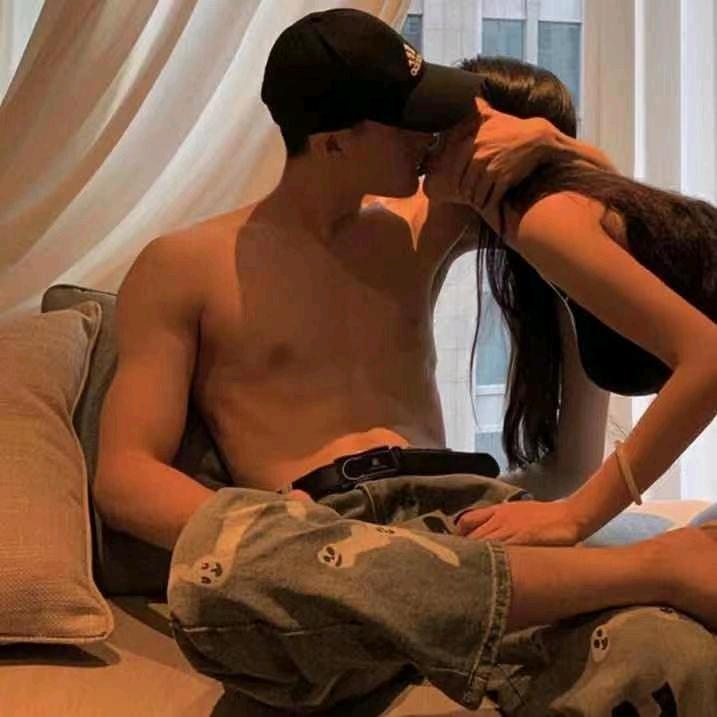 秋薇璐.