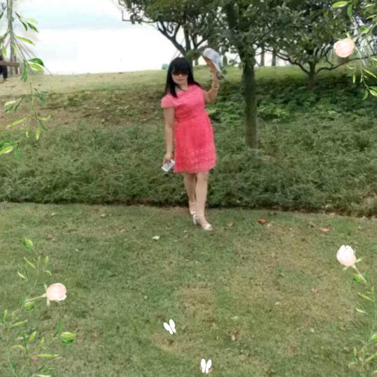 底阁中学门口第一家卤肉卷饼