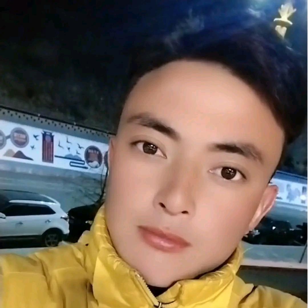 搞笑的男孩