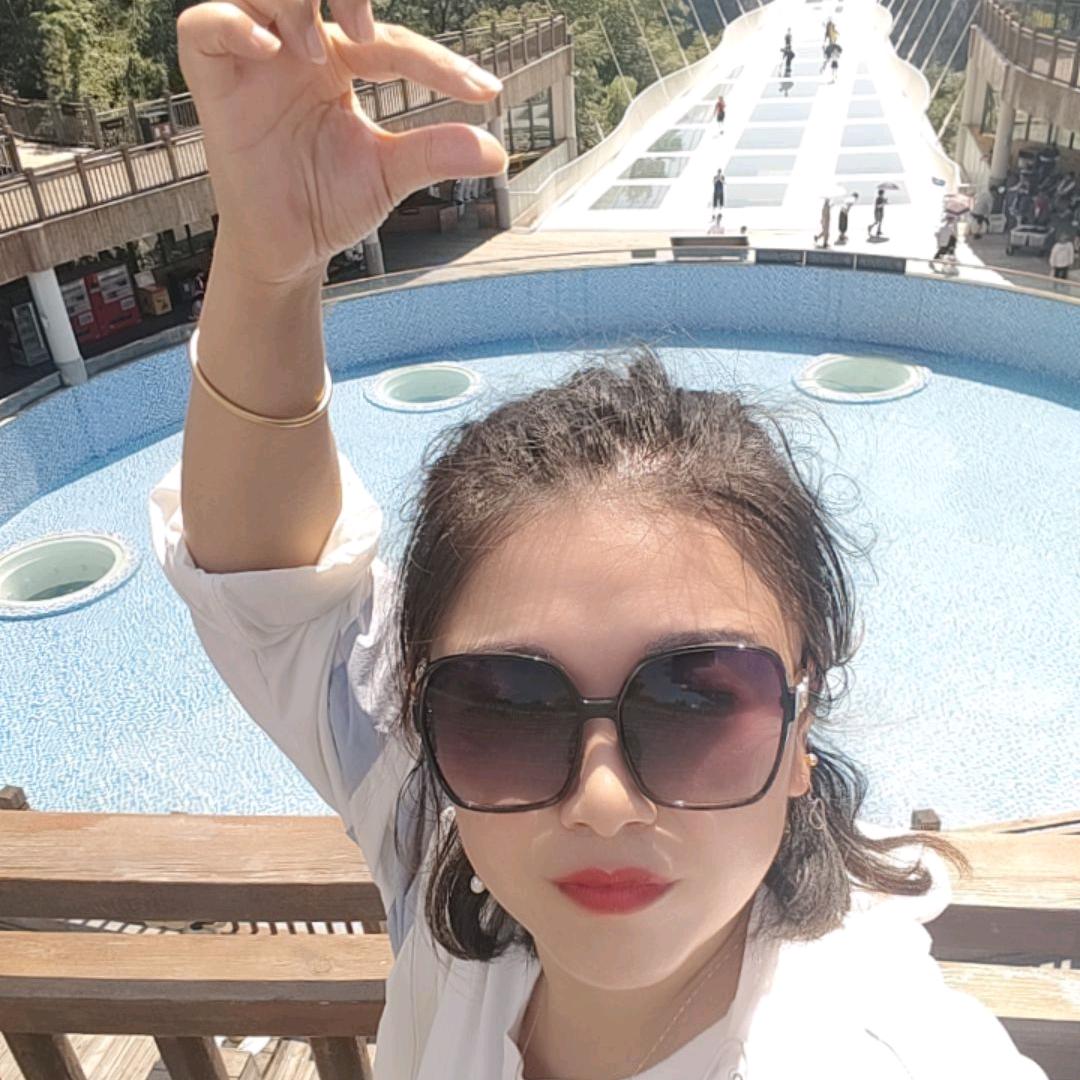 卖木工机械的小姐姐