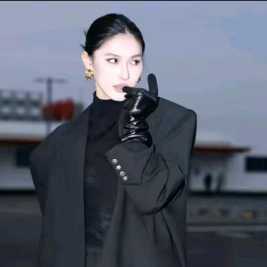 张琪JIEJI的日常穿搭