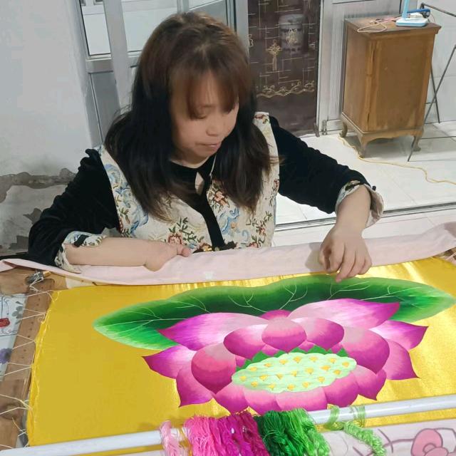 绣出光芒