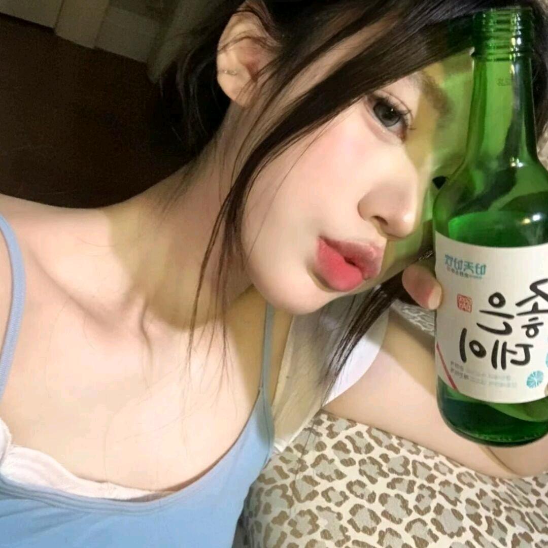 小依依（🉑私信）