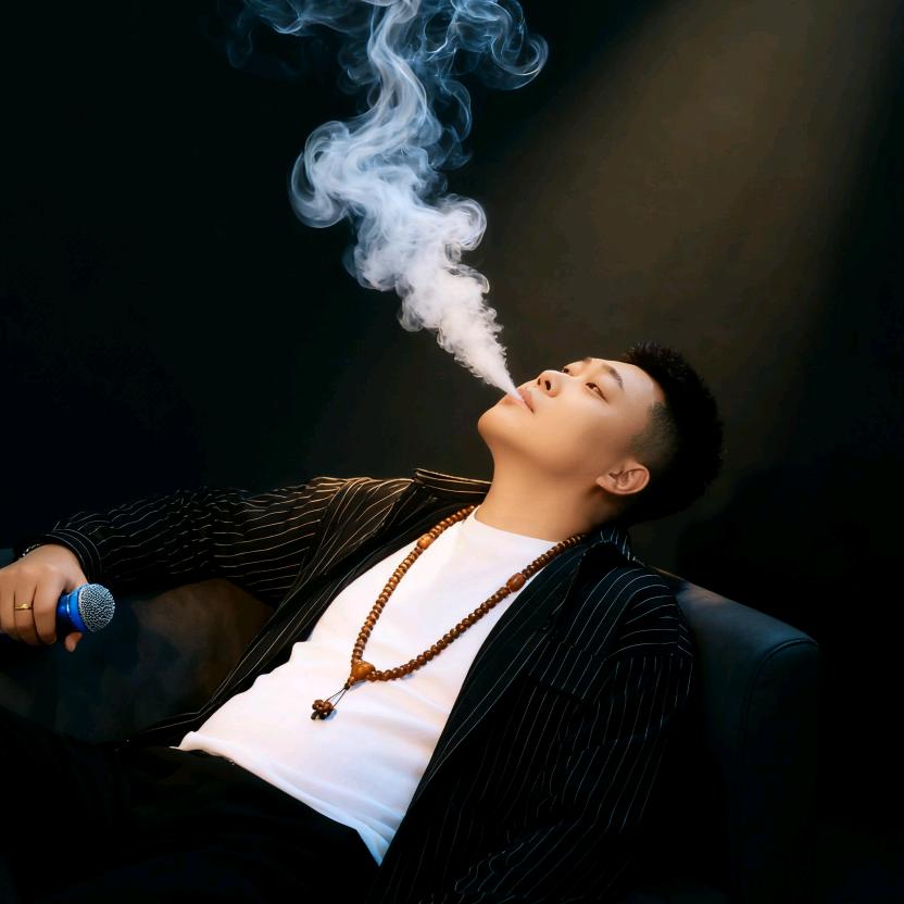 娱乐主持人歌手鸿强