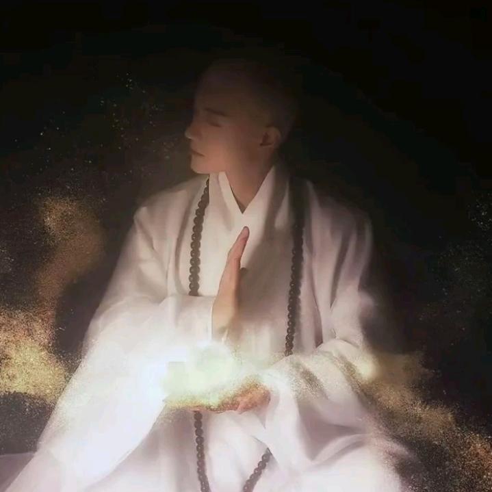 月弯弯。
