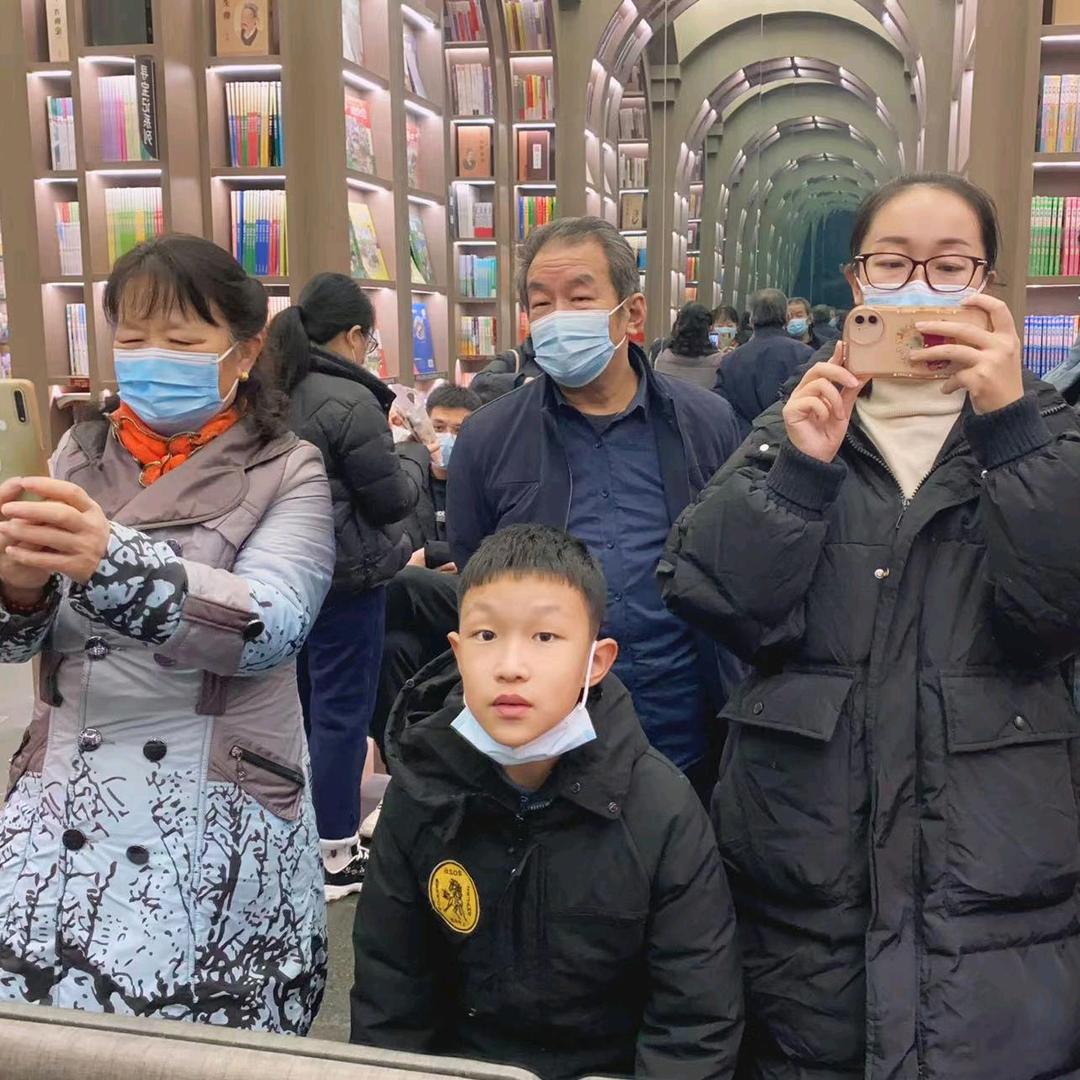 徐斯特洛夫斯基