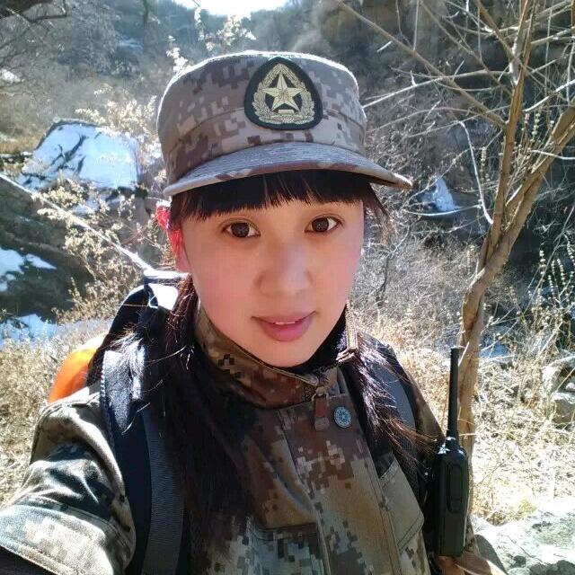 蛋糕店的小姐姐