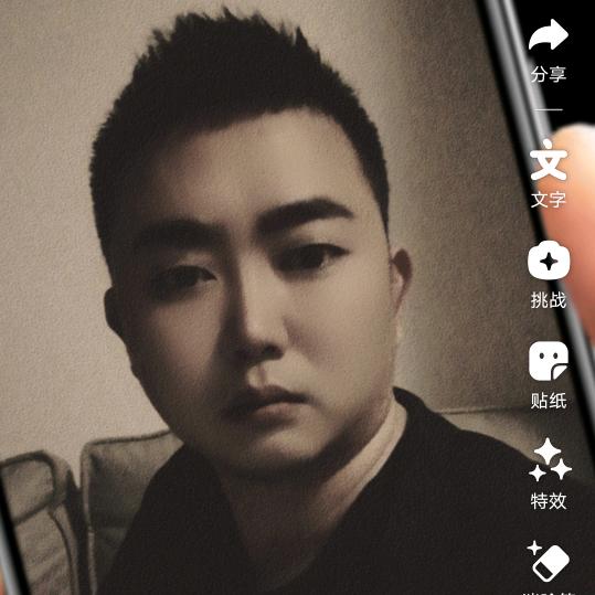 何磊