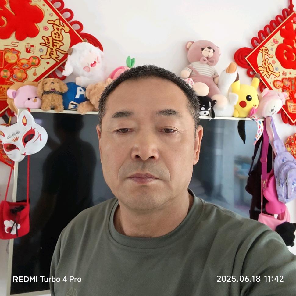 潇洒的老人_