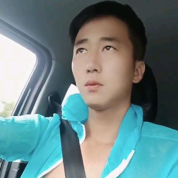 我姓胡 喝五壶