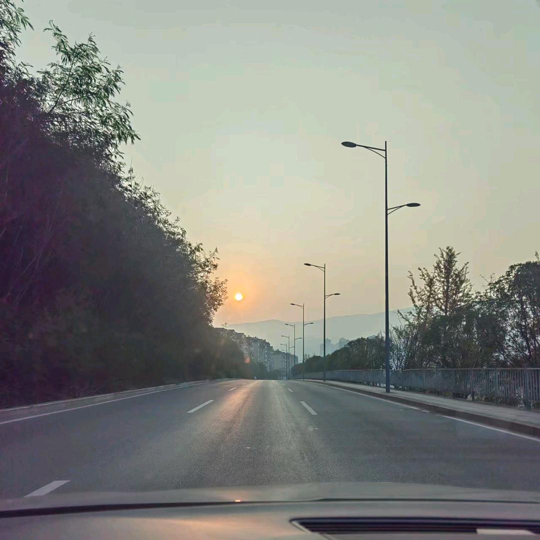 丿   转   变  者