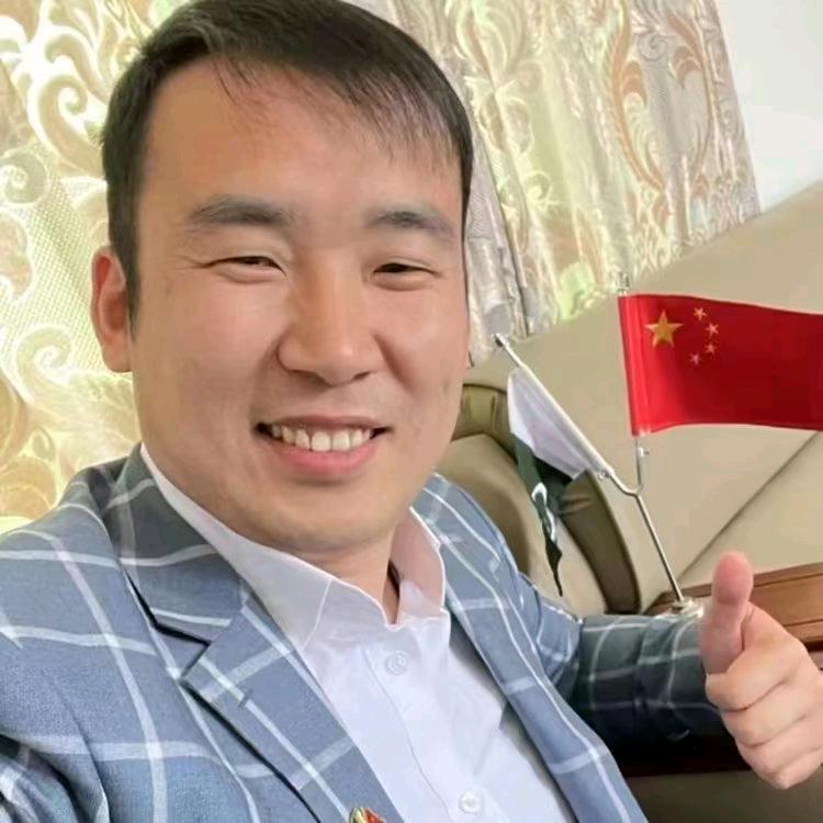 巴铁小飞和星光村的故事