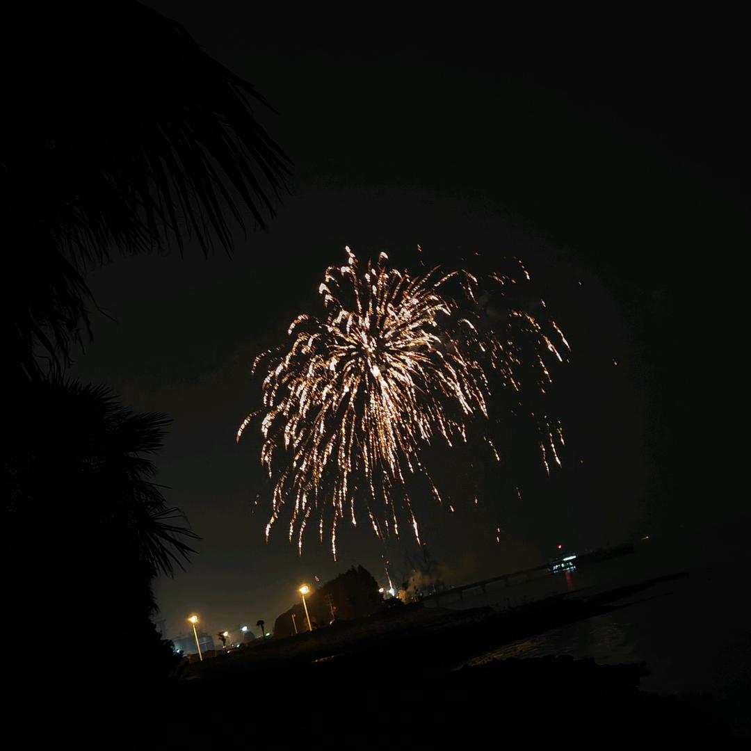 嘻嘻（*/∇＼*）