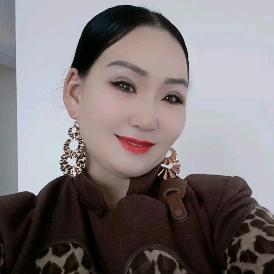 乌云娜